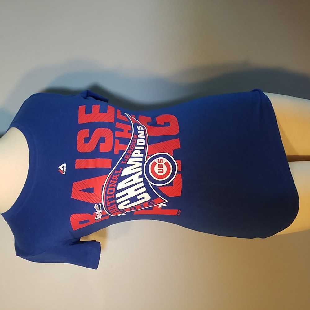 3/$25 CHICAGO CUBS S RAISE THE FLAG 2016 Champion TShirt